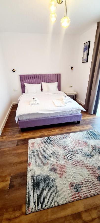 Hotel B4 Oradea Exteriör bild